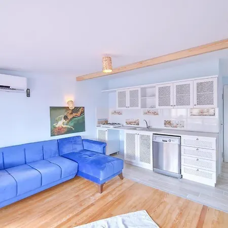 Mavi Blue Apart